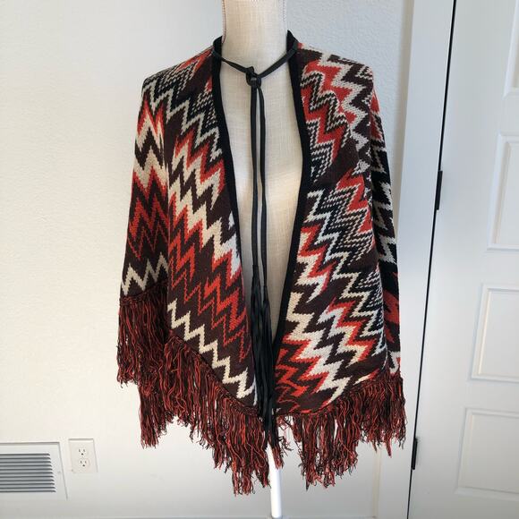 Vertigo Chevron Poncho - L/OS - Picture 1 of 6